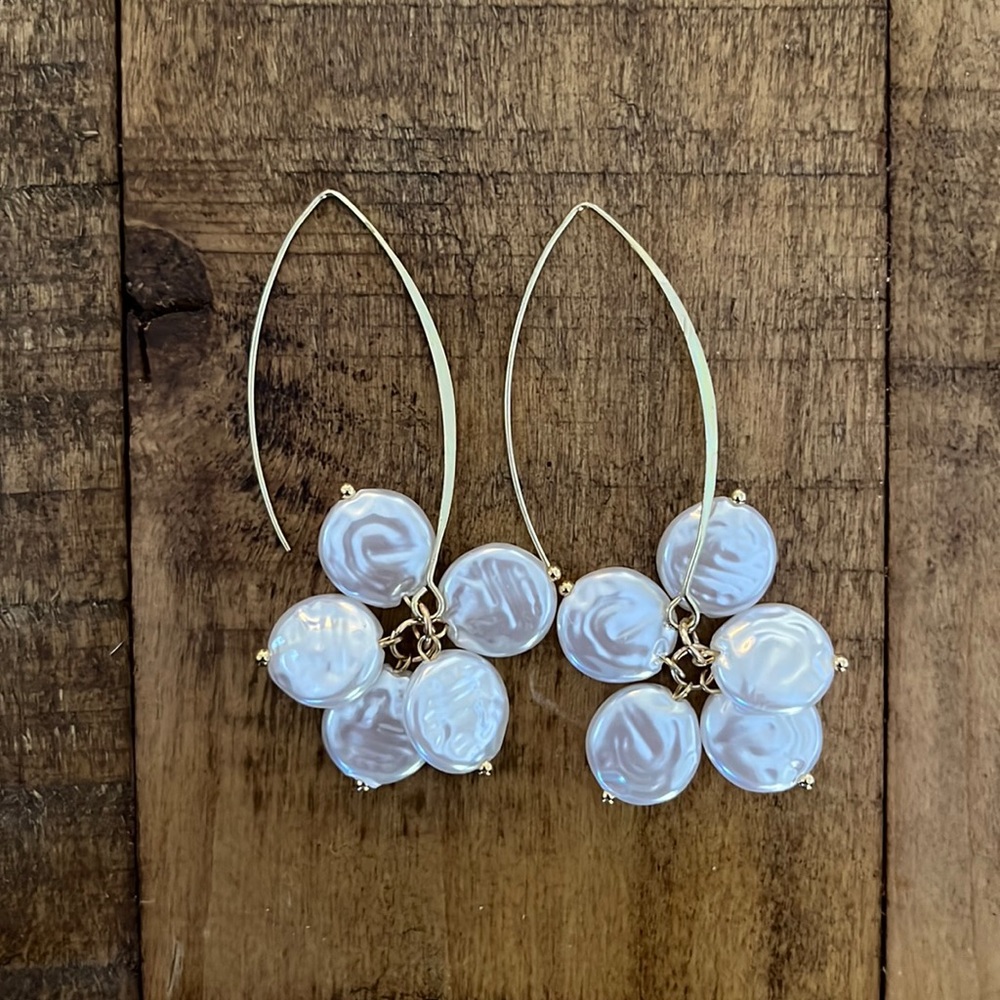 NWOT Pearl Drop earrings